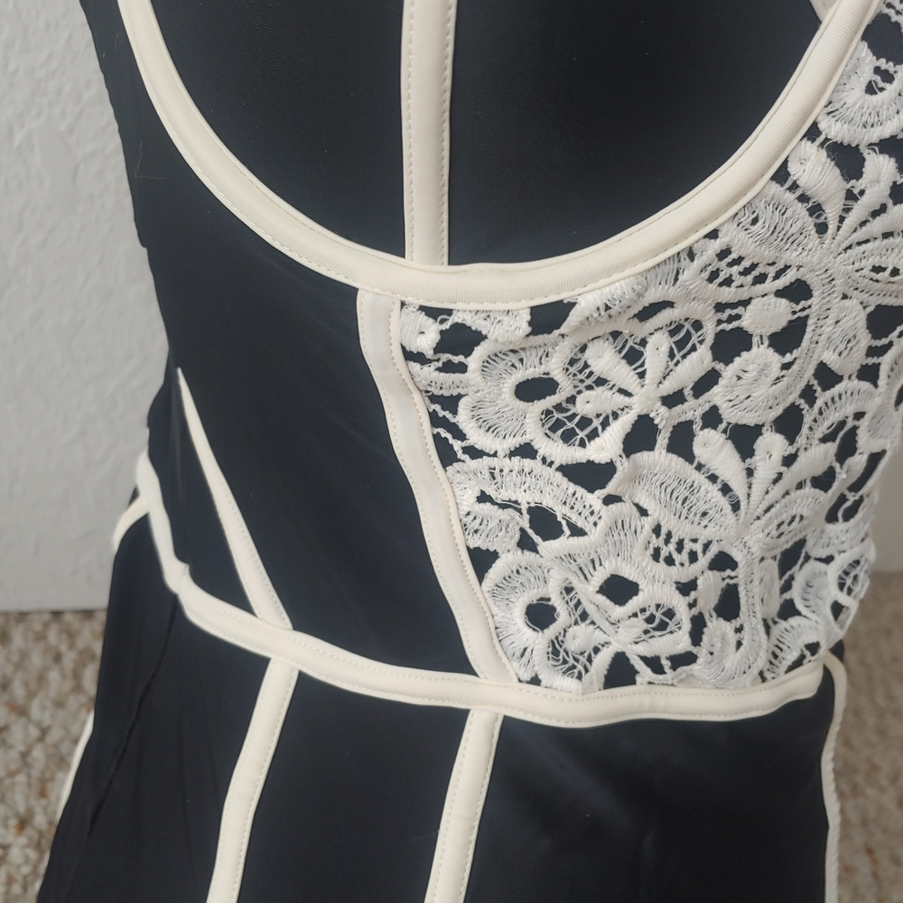 Black And white One Piece Swimsuit - Picture 5 of 7